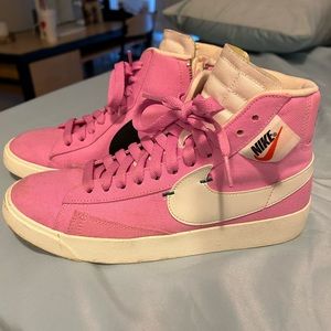 Very good condition pink Nike blazers worn like 2 times